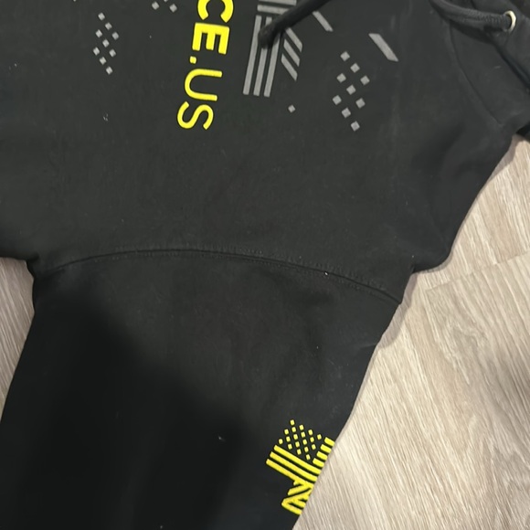 New Black & Yellow/Gold Crypto hoodie. - Picture 3 of 4